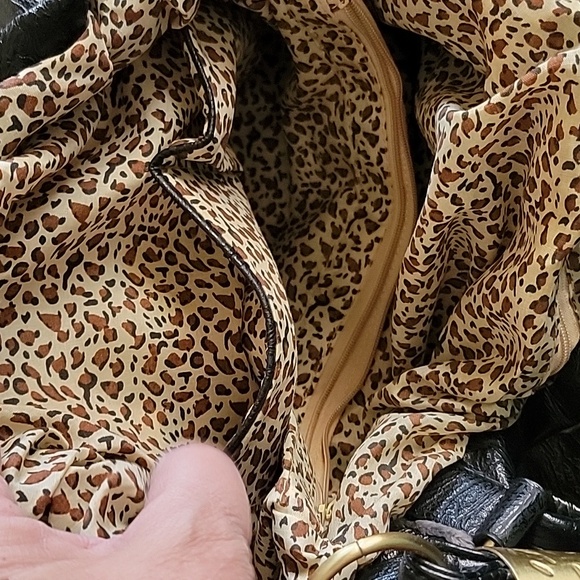 Duffle Style Purse w/Faux Gray Zebra Print Fur and Faux Black Leather NWOT - Picture 14 of 16